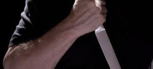 Μαχαίρωσε 19χρονο μπροστά στα μάτια του πατέρα του