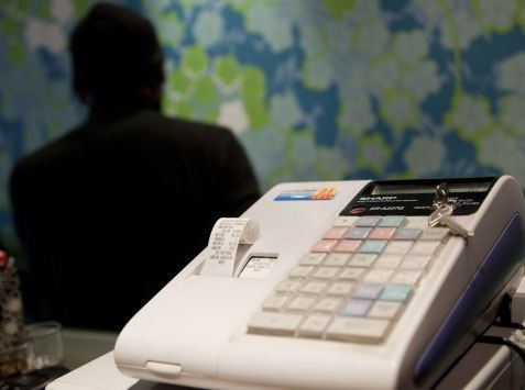 Νεαρός Χανιώτης συνεργάστηκε με Βούλγαρο για να κλέψουν καταστήματα