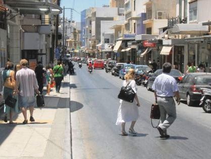 Έφοδος του ΣΔΟΕ έχει σηκώσει στο πόδι τους καταστηματάρχες στα Χανιά