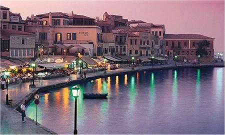 Συνελήφθησαν 11 άτομα στο Παλιό Λιμάνι των Χανίων