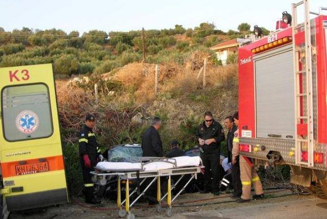 Σοβαρό τροχαίο στην εθνική οδό Ηρακλείου - Μοιρών - Στο Νοσοκομείο τρία άτομα