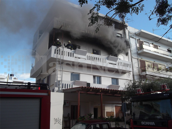 Χανιά: Είδαν το σπίτι τους να καίγεται ολοσχερώς - Φωτιά σε διαμέρισμα στο οποίο βρίσκονταν ανήλικο παιδί