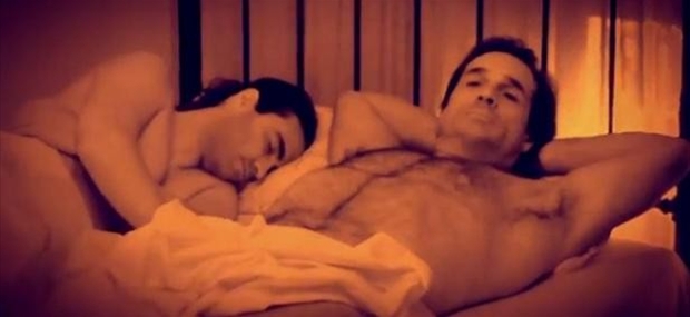 ΒΙΝΤΕΟ: «τσάκωσαν» τον Φραγκολιά με άντρα στο κρεβάτι!