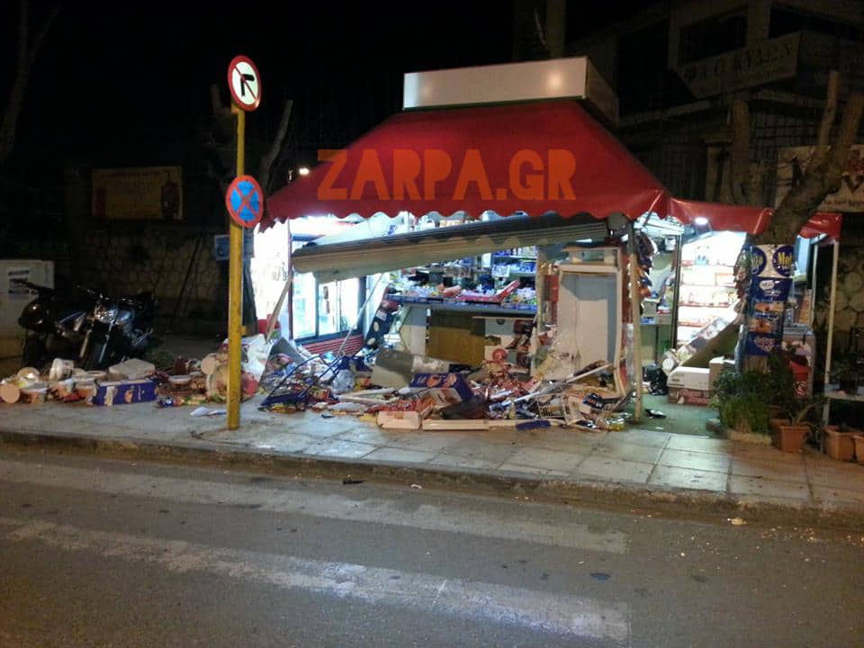 Αμάξι έπεσε σε περίπτερο στα Χανιά - Κινδύνεψε ο υπάλληλος