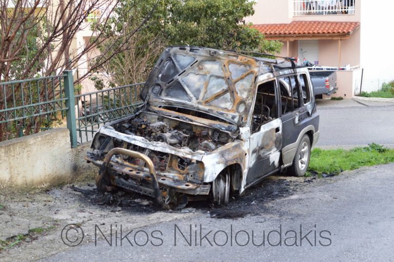 Καταστράφηκε αυτοκίνητο απο πυρκαγιά