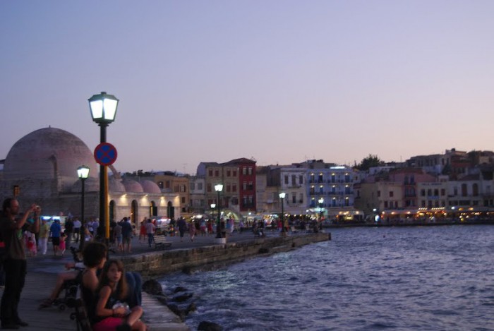 Μελέτες – σκιάδια στο ενετικό λιμάνι Χανίων