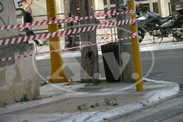 Έπεσαν πέτρες από το Ρολόι του Κήπου των Χανίων (φώτο)