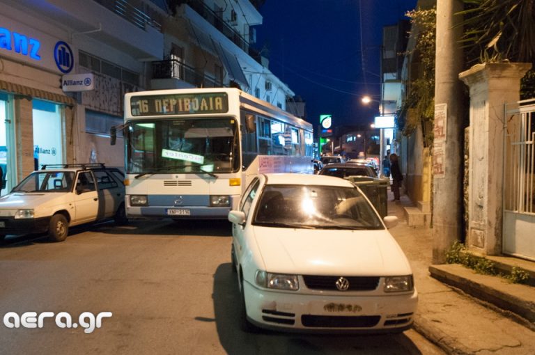 Γαιδουρίστας προκαλεί κυκλοφοριακό χάος στο κέντρο των Χανίων.