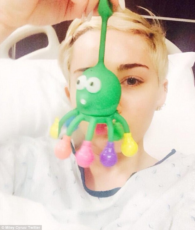 ΣΟΚ: κινδυνεύει με έμφραγμα η 21χρονη Miley Cyrus!