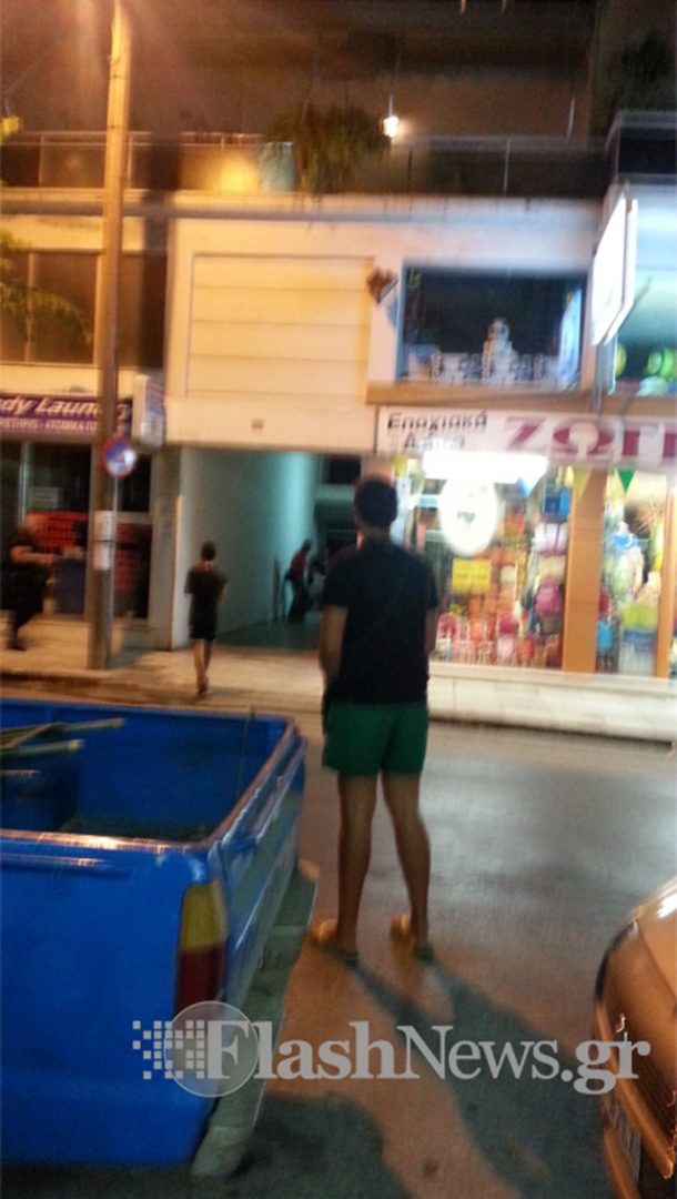 Έβγαλε το όπλο και πυροβολούσε στην πολυκατοικία στο κέντρο των Χανίων