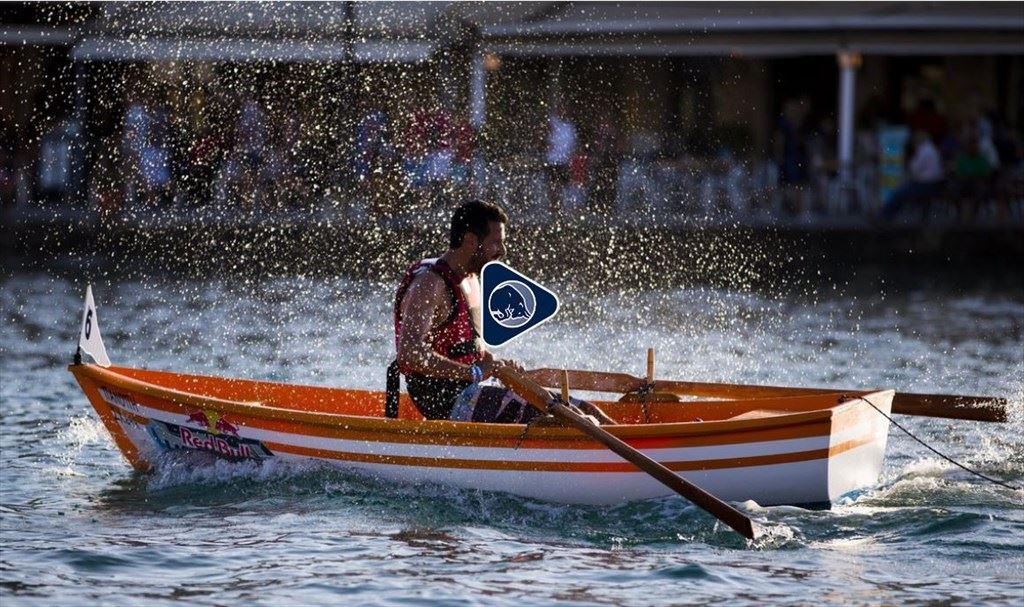 Βαρκάδα με φόντο το λιμάνι Χανίων (βιντεο)