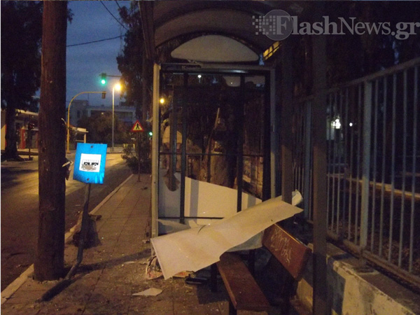 Χανιά: Τροχαίο ατύχημα στη Λεωφόρο Σούδας στα Χανιά - Οδηγός τα πήρε όλα και έφυγε (φωτο)