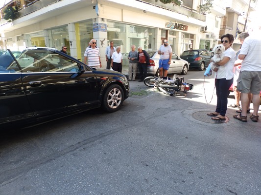 Χανιά: Νέο τροχαίο στο κέντρο της πόλης - Τραυματίας ο οδηγός μηχανής