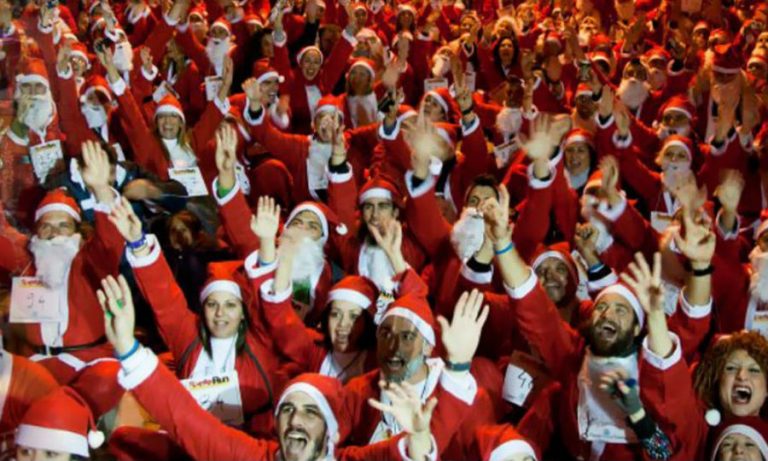 Χιλιάδες Αϊ Βασίληδες ετοιμάζονται να ξεχυθούν στα Χανιά για άλλοι μια χρονιά