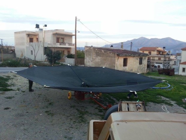 Μοναδική Κρητική πατέντα για το μάζεμα των ελιών