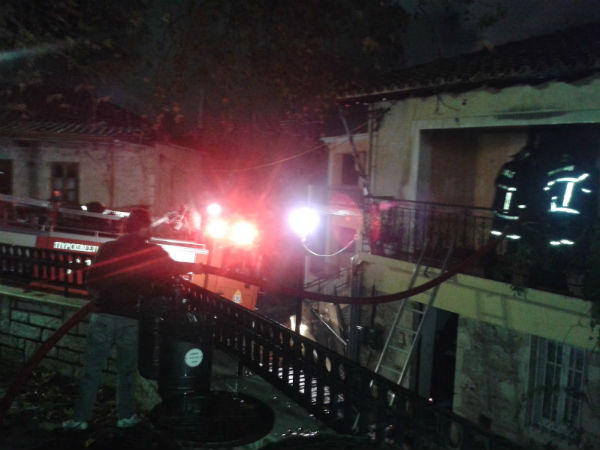 Χανιά: Σχεδόν ολοσχερώς κάηκε εξοχικό σπίτι