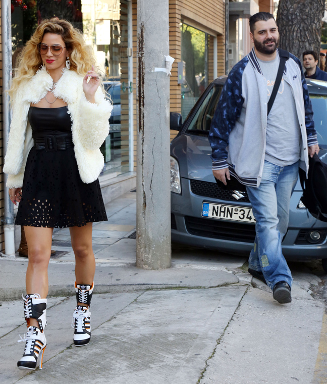 Κατερινά Στικούδη: Η εμφάνιση-υπερπαραγωγή στο Χαλάνδρι