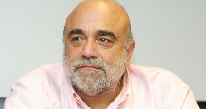 Πέθανε ο Ντέμης Ρούσσος