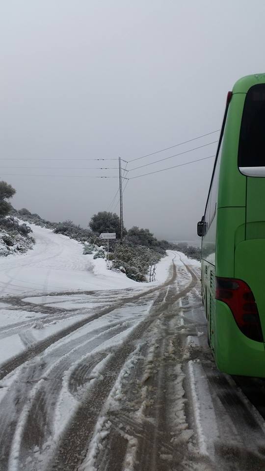 Χανιά: Λεωφορείο με μαθητές εγκλωβισμένο στη Μαλάξα
