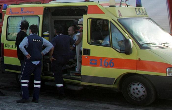 Τροχαίο στις επικίνδυνες στροφές - Δυο κοπέλες στο νοσοκομείο