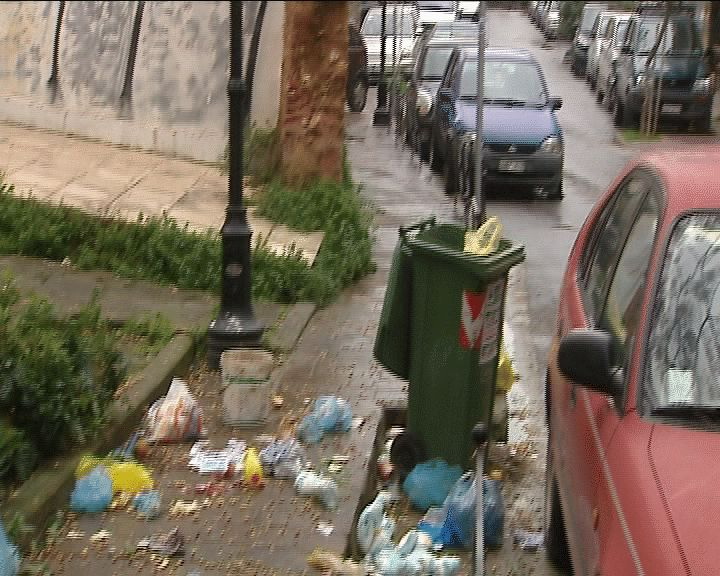 Χανιά: Εικόνες ντροπής στην οδό Σήφακα-Ξεσπούν κάτοικοι αγανακτησμένοι... (video)