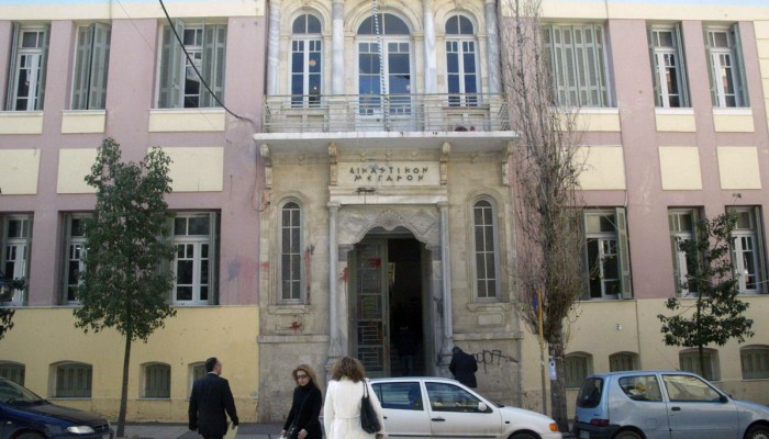 Εκρηκτικός μηχανισμός εξερράγη στα δικαστήρια