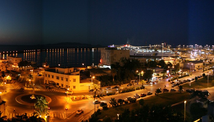 Μιλούσε στο κινητό και έπεσε μέσα στο λιμάνι του Ηρακλείου