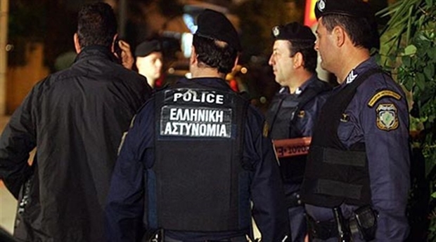 Παραλίγο τραγωδία: Πήγε να τινάξει στον αέρα αστυνομικούς