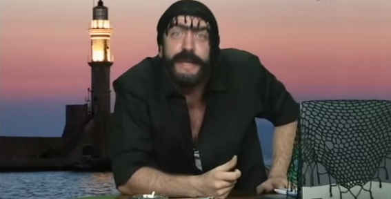 Ποιος κρύβεται πίσω απ΄τον Μανούσο Χοχλιδάκη; Δες εδώ