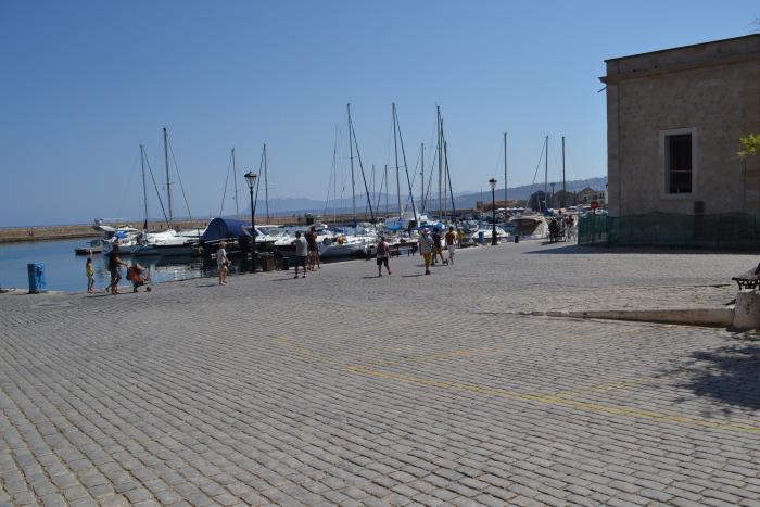 Στο Ενετικό λιμάνι- και όχι στην Δυτική τάφρο- ο Αγροτικός Αύγουστος