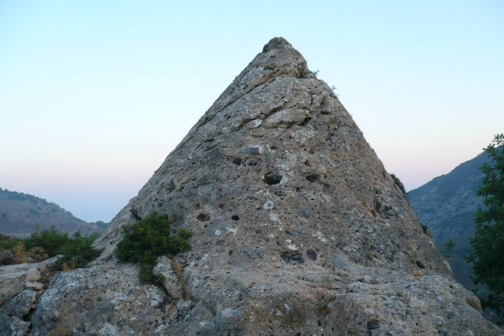 Τα Χανιά έχουν την πυραμίδα τους (Photos)