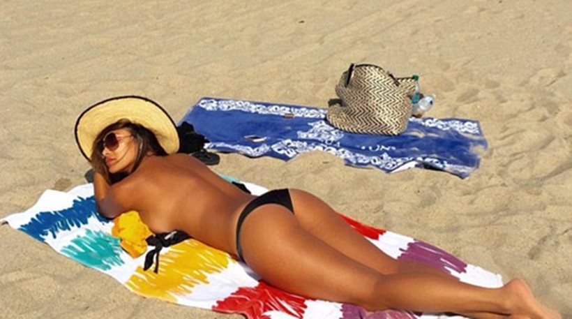 Nicole Scherzinger: Τόπλες στο Μαλιμπού