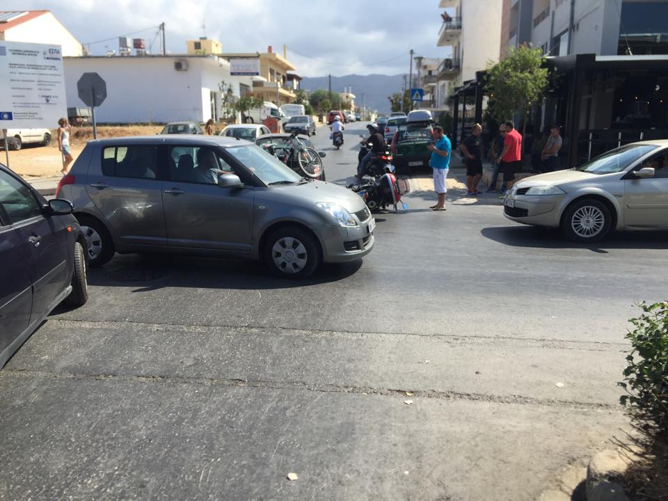 Χανιά: Τροχαίο στη Γογονή με μηχανάκι (Photos)