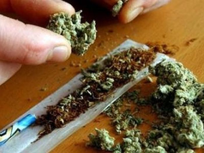 Χειροπέδες σε 22χρονο με Χανιώτη με χασίς