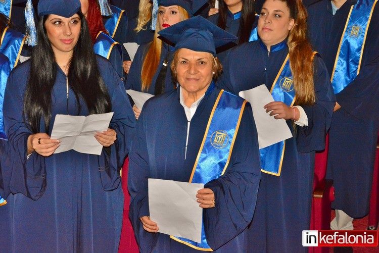 Κατερίνα Πατηνιωτάκη: Η Χανιώτισσα που πήρε πτυχίο στα 68 της - Χίλια μπράβο