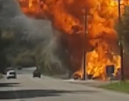 Κρήτη: Η στιγμή που … ανατινάζεται το πολυτελές τζιπ (Video)