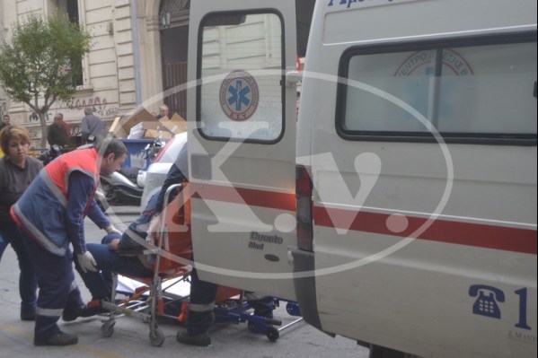 Φορολογούμενος κατέρρευσε μέσα στην Εφορία Χανίων (φωτ.)