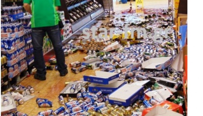 Γρεβενά: 45χρονος εισέβαλε στο LIDL και άρχισε να τα σπάει (φωτο)