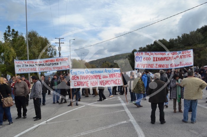 Παραμένουν τα μπλόκα σε Κλαδισό, Μεγάλα Χωράφια- Κλειστή αύριο για 3 ώρες η Εθνική προς Ρέθυμνο