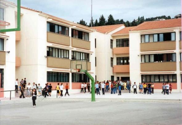 Κρήτη: Πυροβόλησε σκύλο έξω από σχολείο την ώρα που έπαιζαν παιδιά!