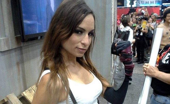 Νεκρή η πορνοστάρ Amber Rayne που κατηγορούσε τον James Deen για βιασμό