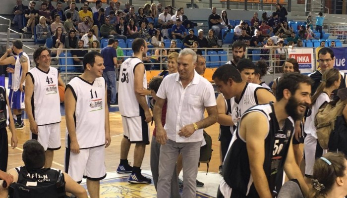 Υποκλίθηκαν στον Νίκο Γκάλη που βρέθηκε στα Χανιά (φωτο)