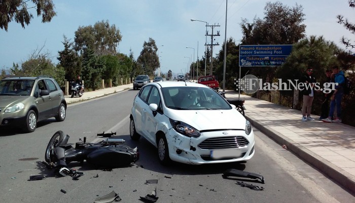 Τροχαίο με πλαγιομετωπική σύγκρουση στο Πολυτεχνείο Κρήτης (φωτο)
