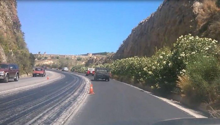 Προσοχή στην εθνική, στο ύψος των Καλυβών