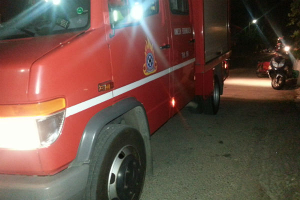 Χανιά: Μπουρλότο τα ξημερώματα δυο αυτοκίνητα κι ένα μηχανάκι στο Κουμ Καπί