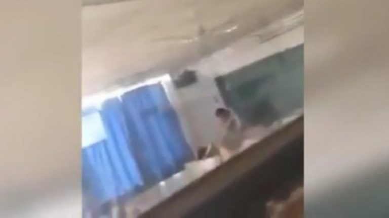 Απίστευτο βίντεο: Καθηγητής κάνει σεξ με φοιτήτρια επάνω σε θρανίο!