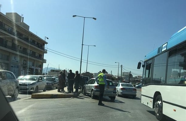 Κρήτη: Τροχαίο στο κέντρο Ο οδηγός έπαθε κρίση επιληψίας