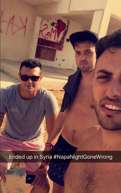 3 Άγγλοι μέθυσαν, μπήκαν σε βάρκα και από την Κύπρο έφτασαν Συρία (pics)