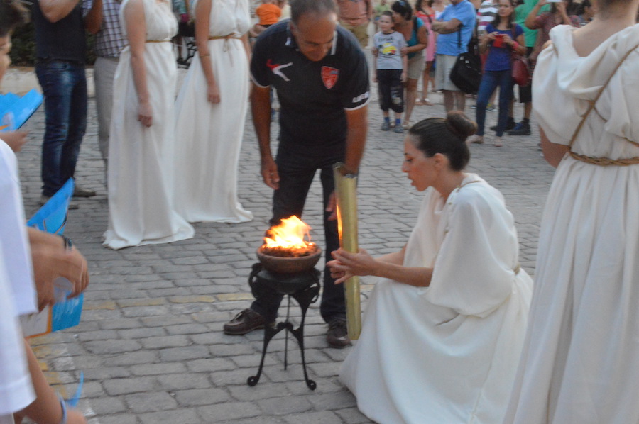 Χανιά: Λαμπαδηδρομία στο Ενετικό Λιμάνι! (Photos)