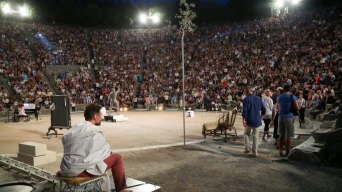 Κακός χαμός με τη Λυσιστράτη στην Επίδαυρο: «Μαμά τι είναι π…ς»;